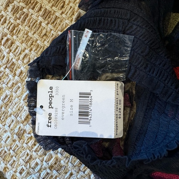 Free People NEW Boho Embroidered High Neck Lace Inset Billowy Sleeve Top M - Picture 4 of 7